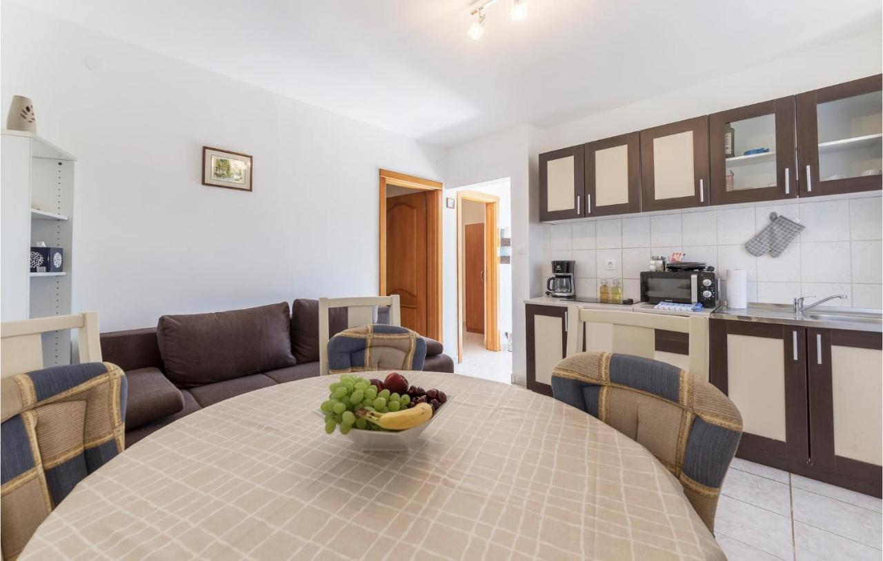 Cozy Apartment In Pula With Kitchen Kültér fotó