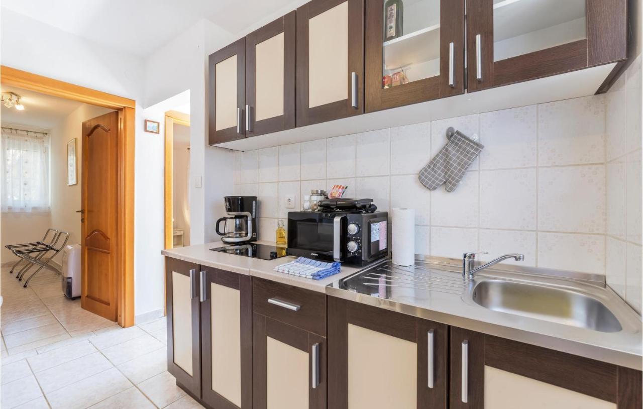 Cozy Apartment In Pula With Kitchen Kültér fotó